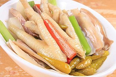 《龙之信条2》14分钟实机演示 展现探索与战斗场景